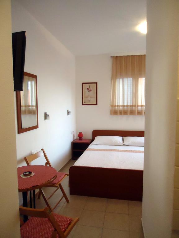 Apartments Mandic Tučepi Szoba fotó