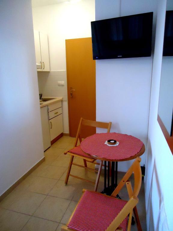 Apartments Mandic Tučepi Szoba fotó