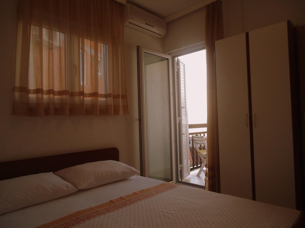 Apartments Mandic Tučepi Szoba fotó