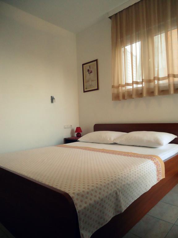 Apartments Mandic Tučepi Szoba fotó
